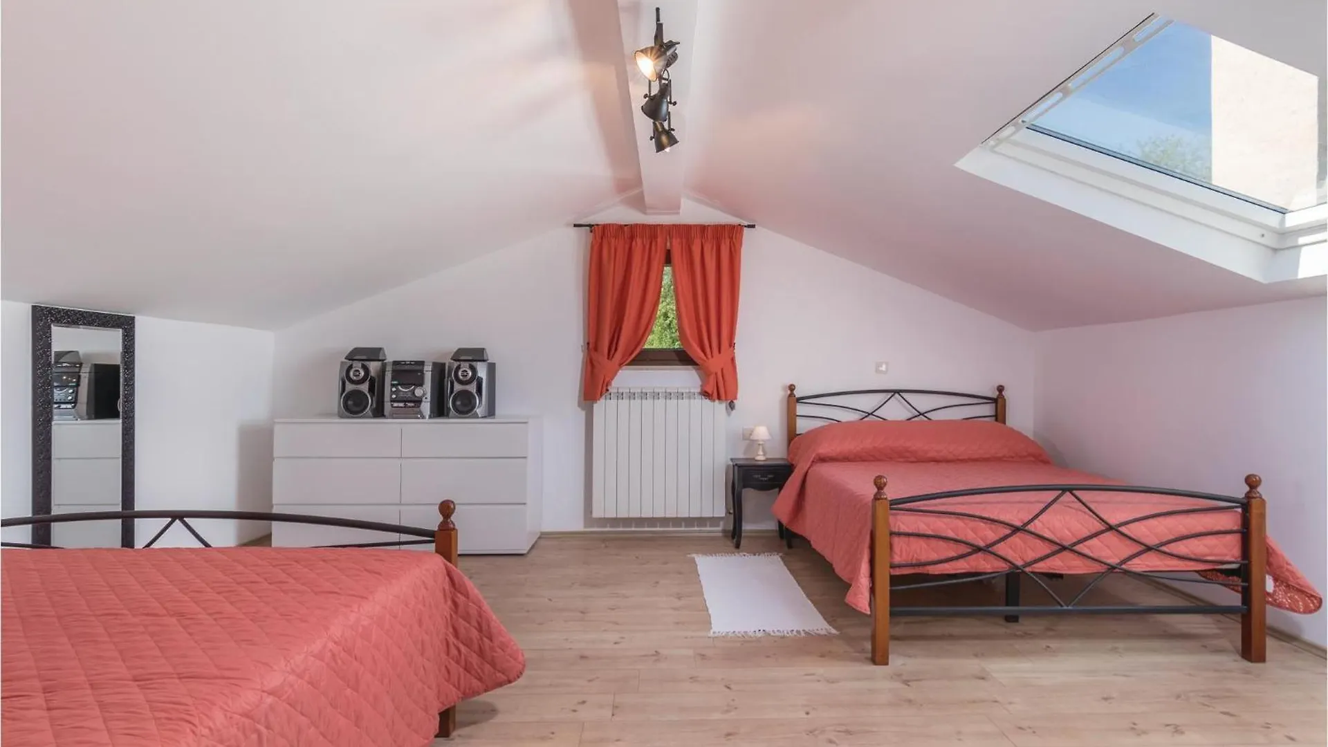 Nice Home In Krsan With Kitchen Croácia