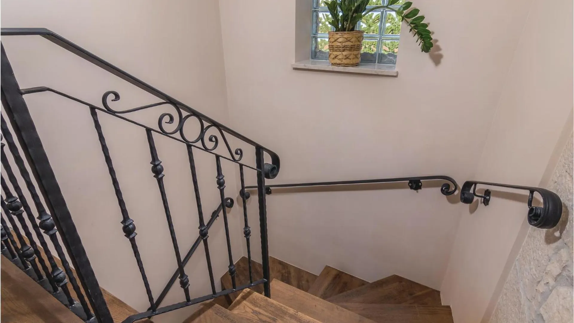 Nice Home In Krsan With Kitchen