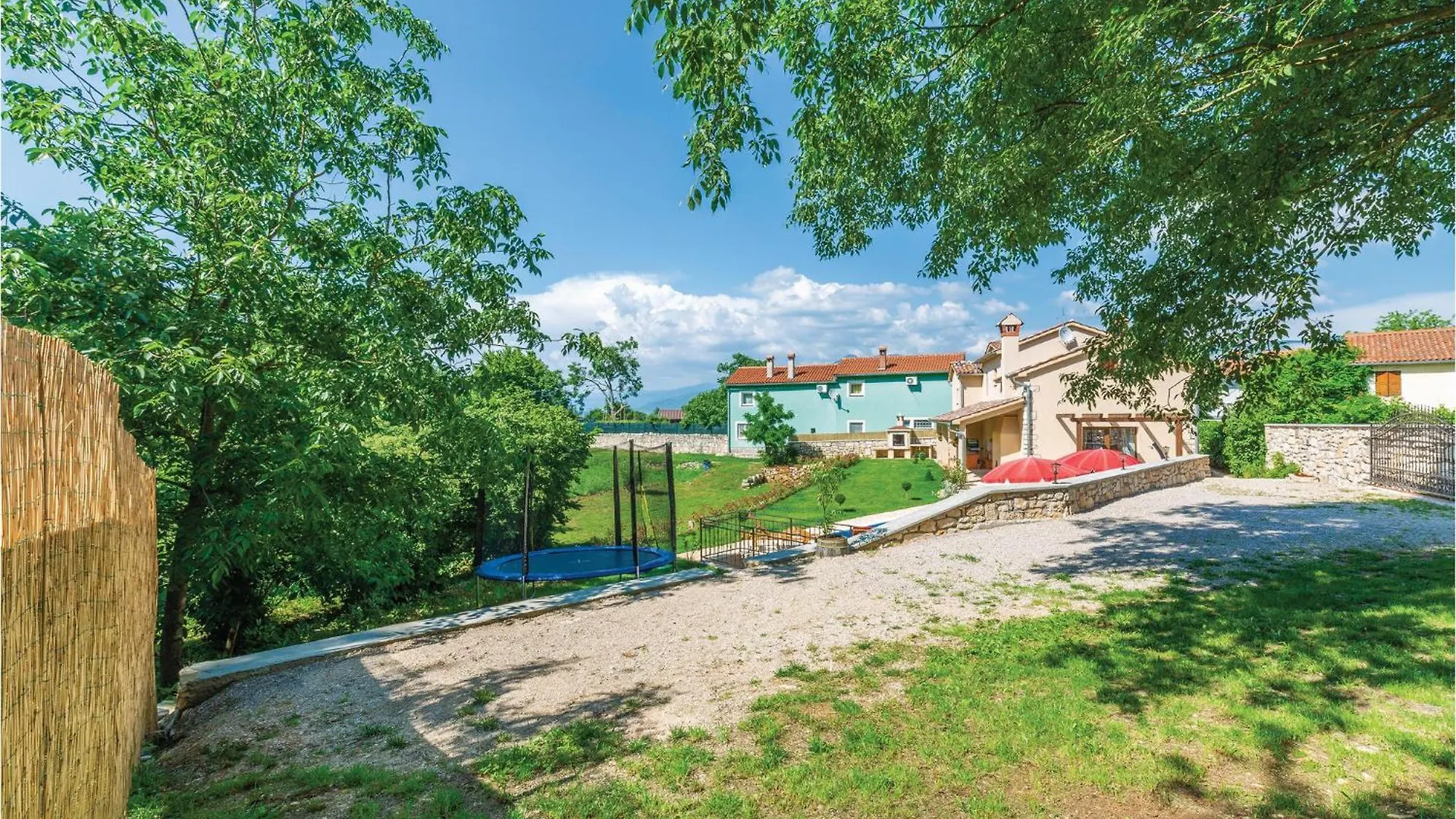 Nice Home In Krsan With Kitchen Casa de Férias